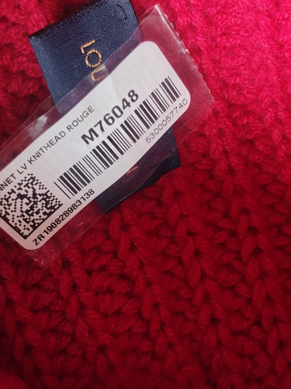 Louis Vuitton Red Ribbed Knit Beanie - Picture 6 of 8